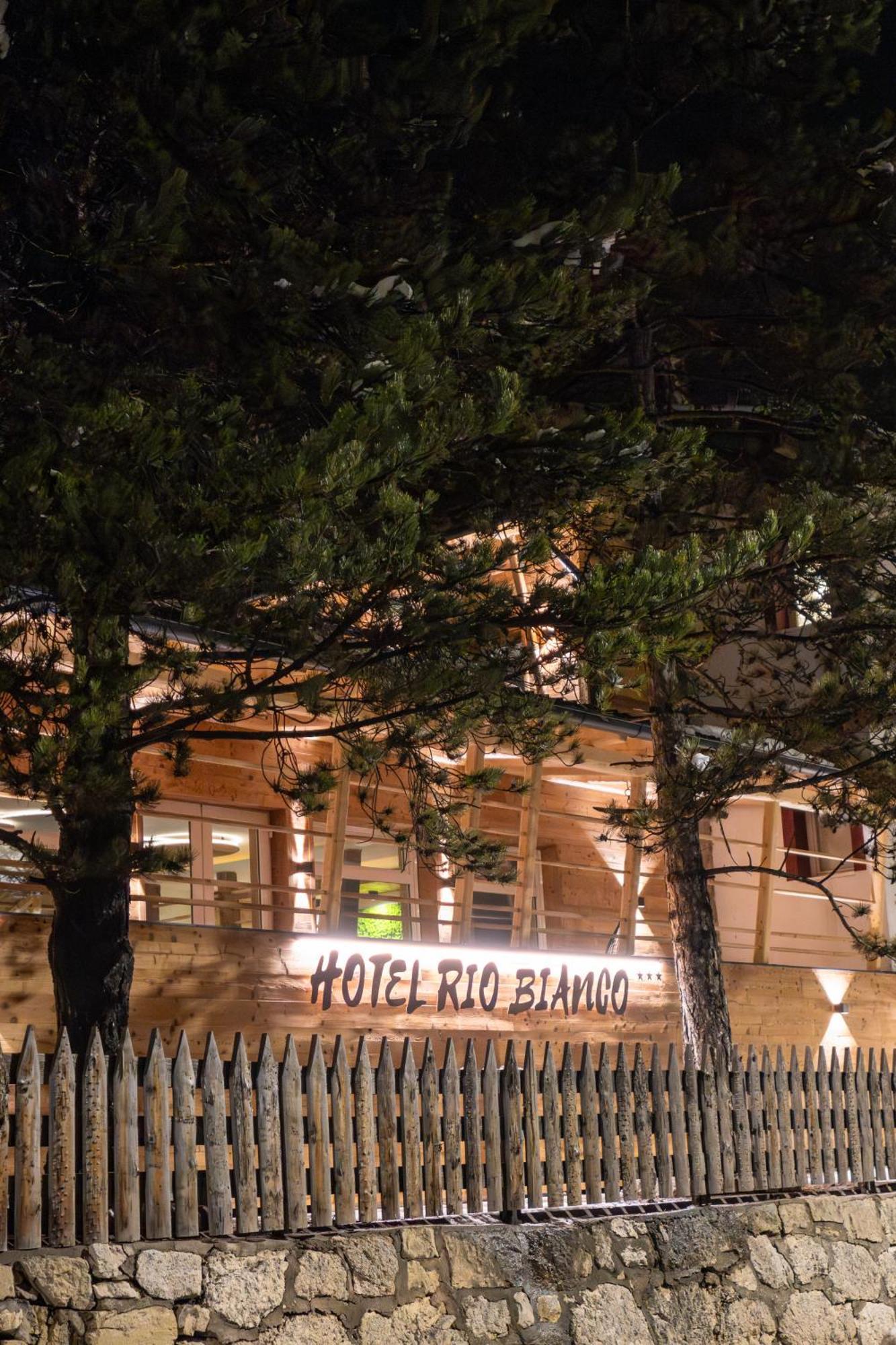 Hotel Rio Bianco Panchià Esterno foto